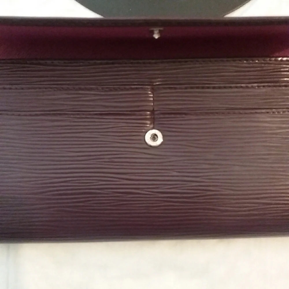 LOUIS VUITTON Epi Long Wallet, Plum EUC - Picture 8 of 13